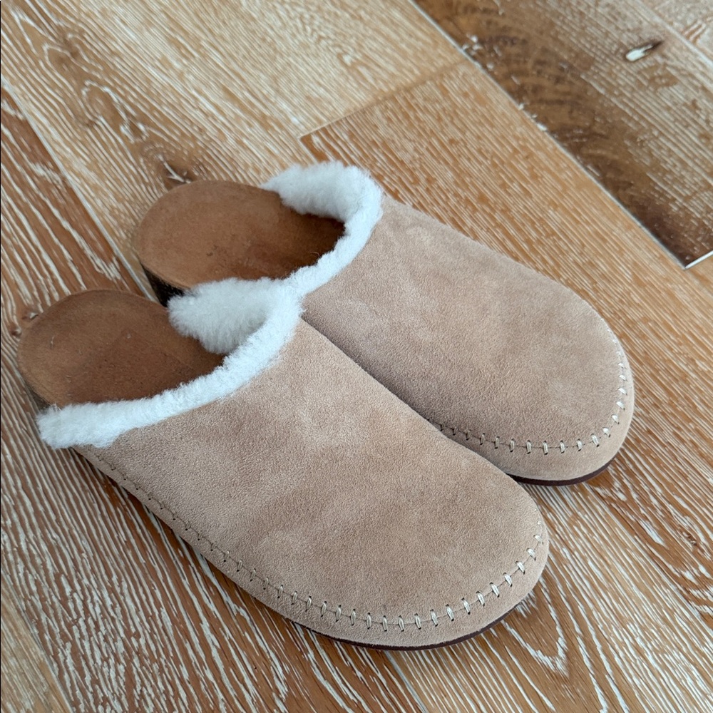 New Jenni Kayne slip on shoes with fur lining